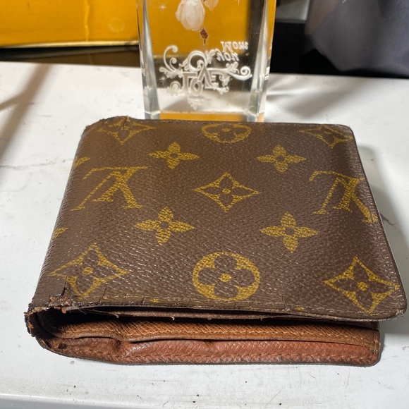 Authentic Louis Vuitton Monogram Marco Wallet - Picture 10 of 15